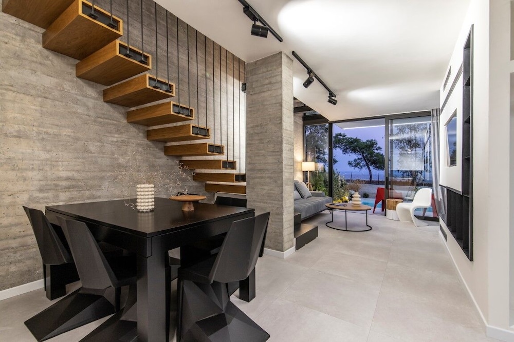 Photo 77