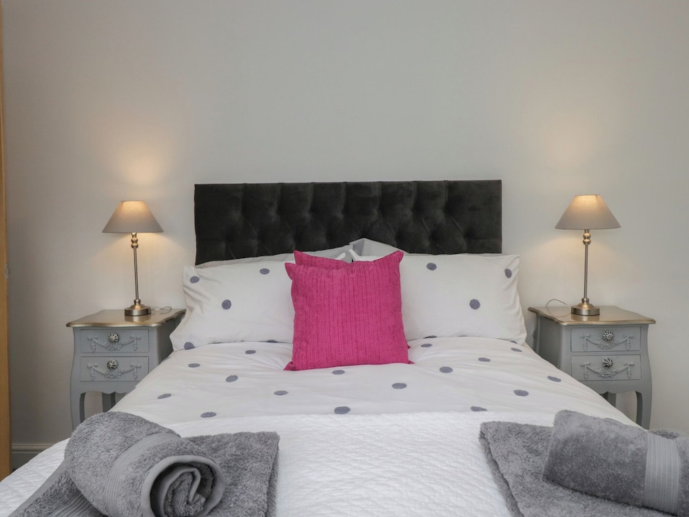 Yewdale View Apartment