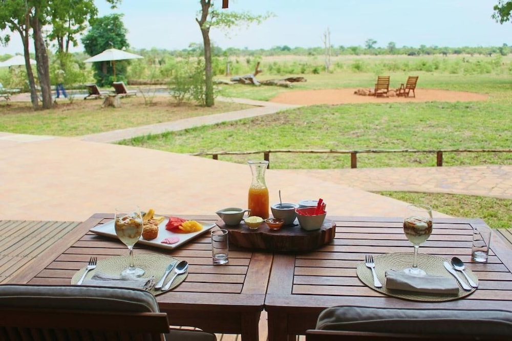 Elephant's Eye, Hwange