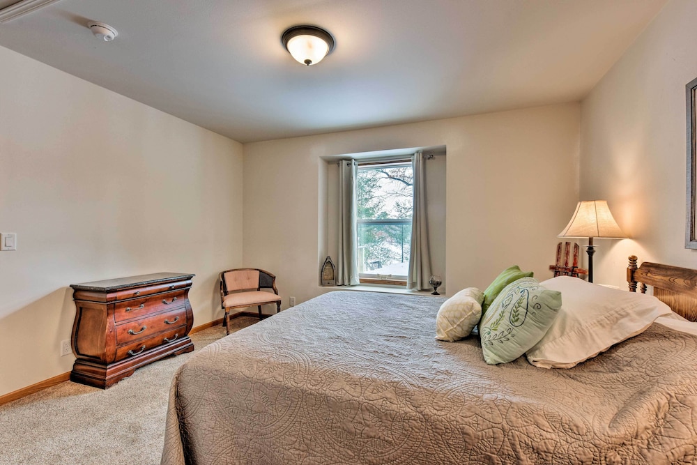 Family-friendly Getaway With Tainter Lake Access! view 3