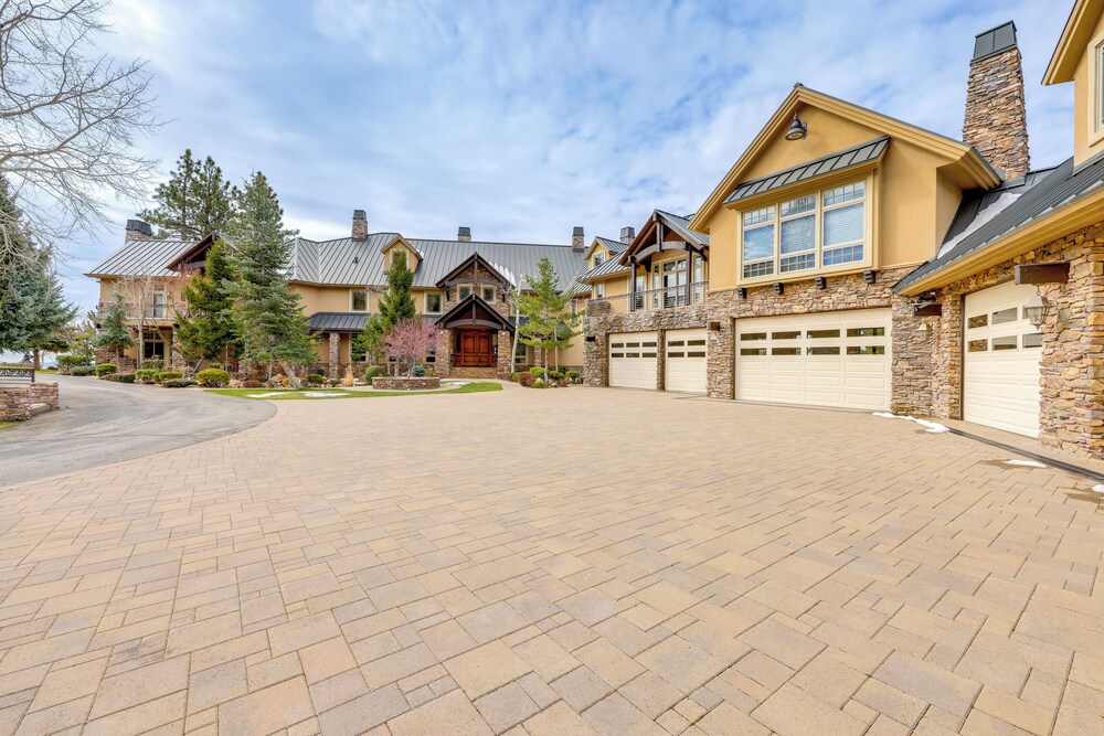 Hot Tub + Views: Luxe Mountain Escape in Yucaipa