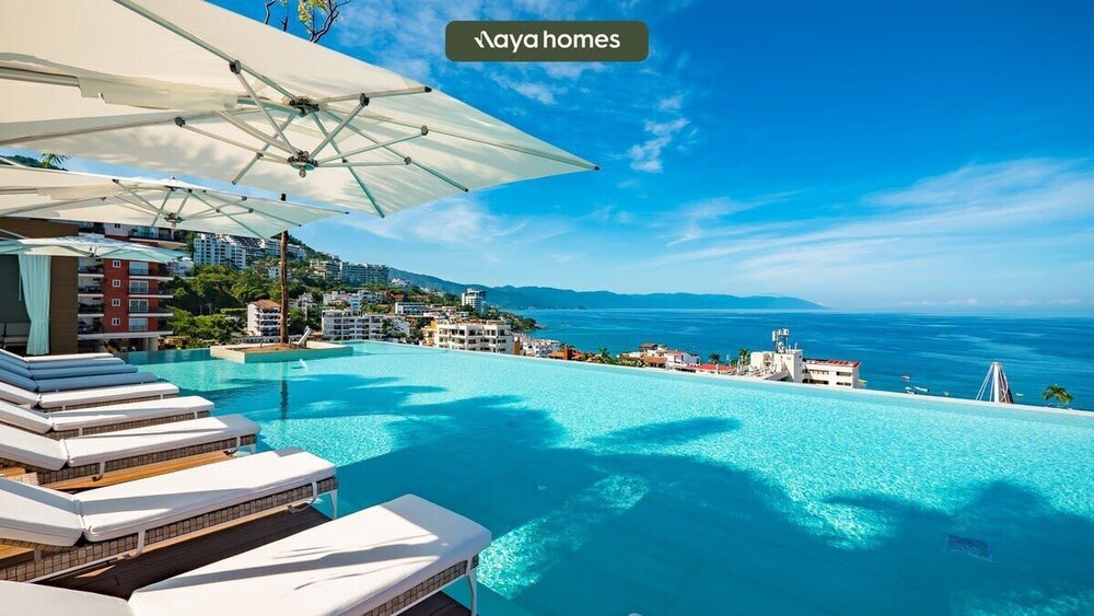 Stylish King-bed Unit - Pool - Ocean View - Gym