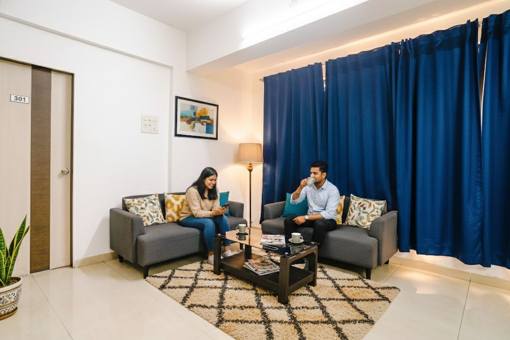 Fabhotel Wellax 24 Service Apartments