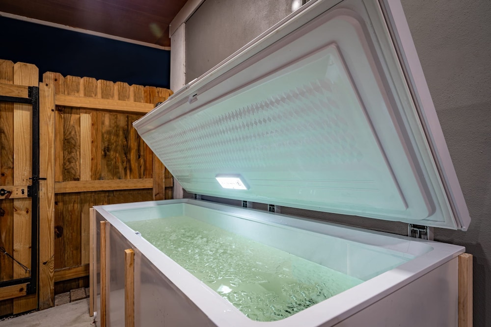 Zen Retreat - Sauna Pool Cold Plunge More