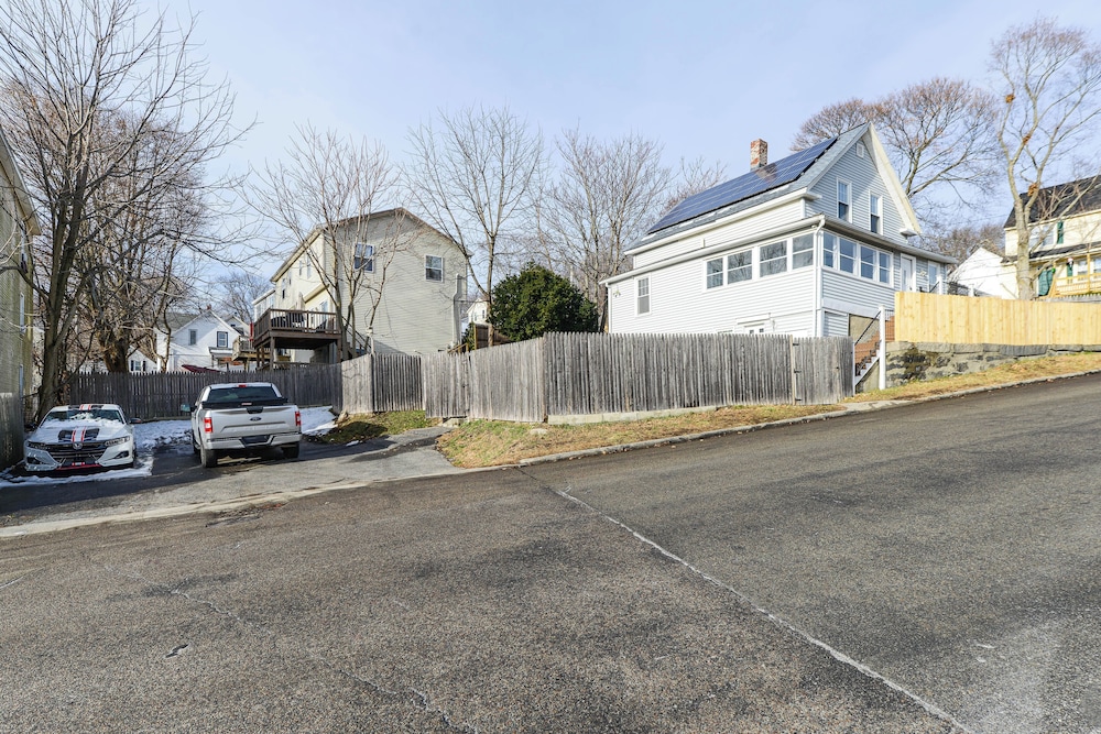 Home Near Skiing & Downtown Worcester
