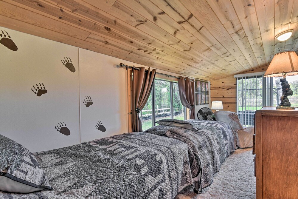 Charming Gladwin Family Cottage - Indian Lake