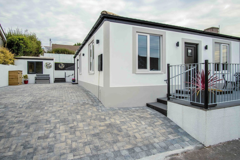 Wiston Street - 2 Bedroom Holiday Home - Pembroke