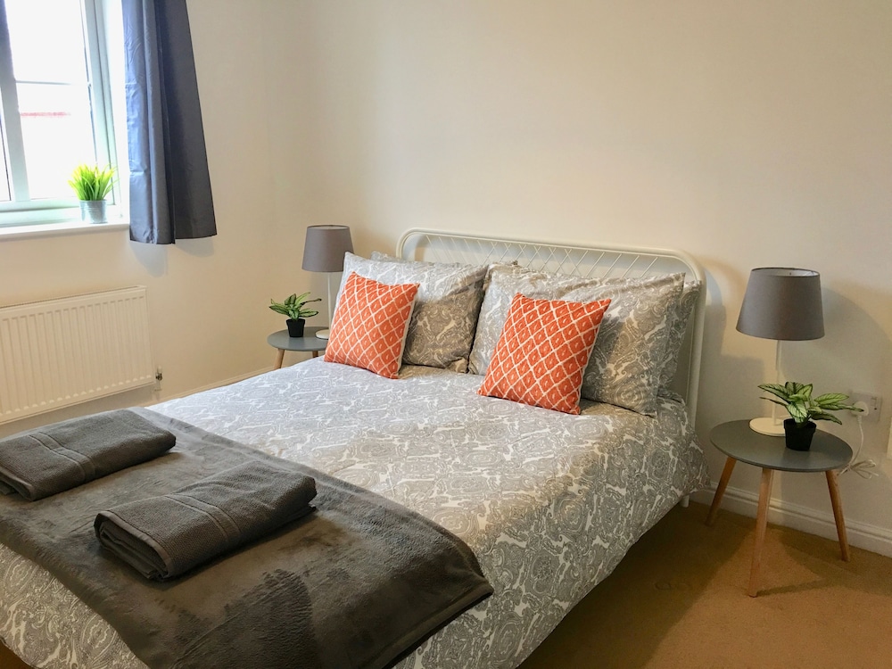 Eastleigh House near Airport view 5