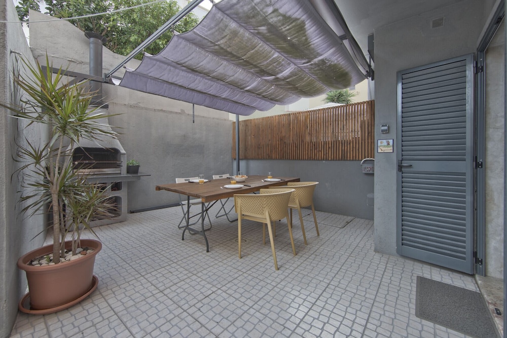 Jamor Terrace by Homing
