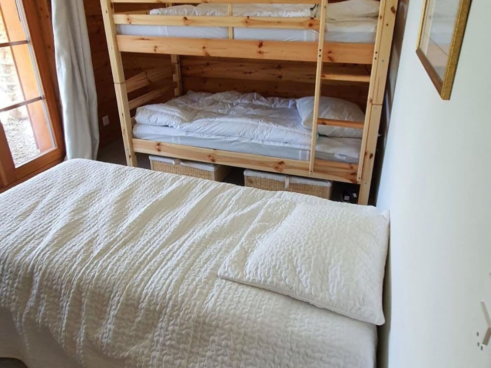 Chalet in Les Masses With ski Storage