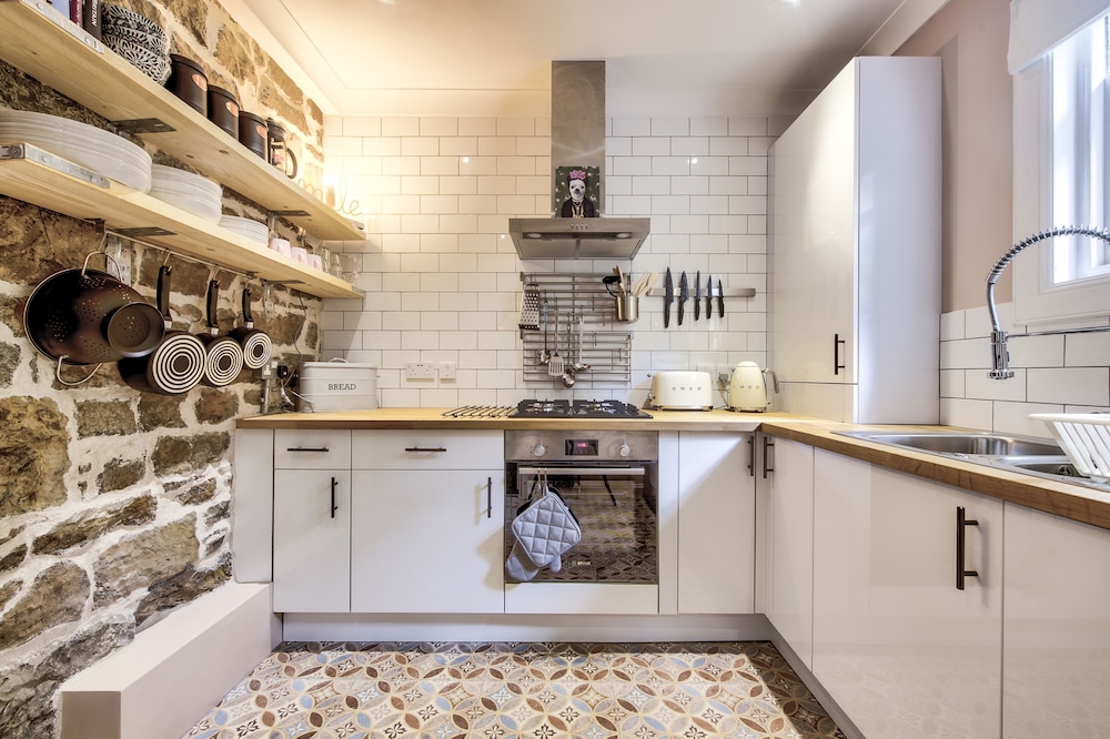 Maya's Glasgow Holiday Homes