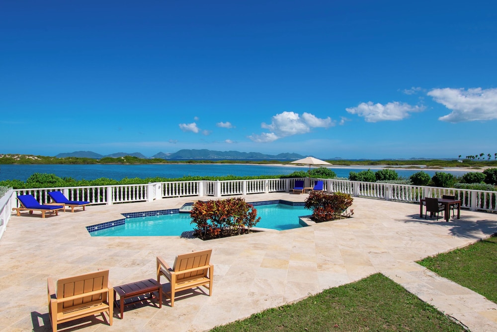 Sheriva Luxury Villas and Suites