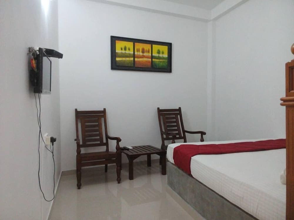 Paragon Hotel