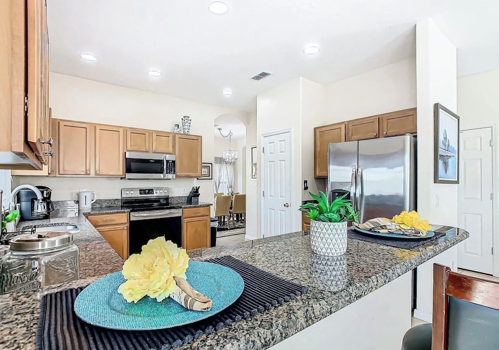 Coco Villa Stay for 10 w/ Resort-style Amenities