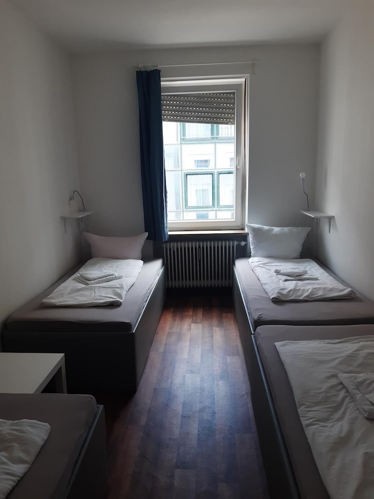 2-Rent Group Hostel Apartments SEN14