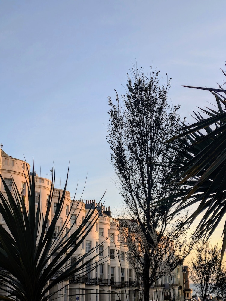 Lansdowne House