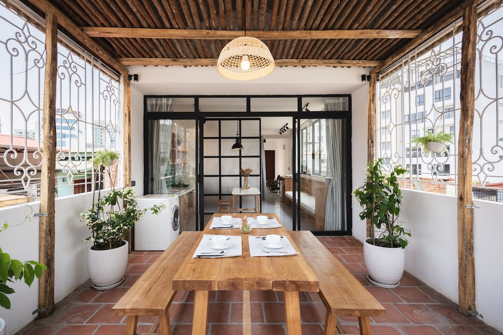 Rooftop Green Oasis