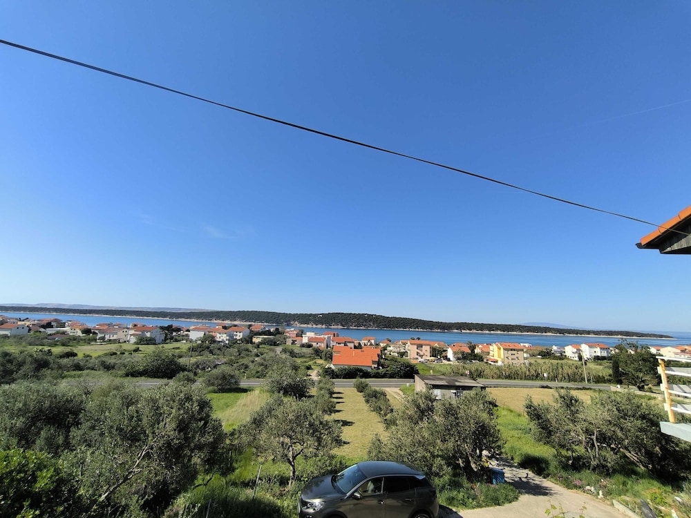 Serene Barbat Escape With Just Minutes From the Beach