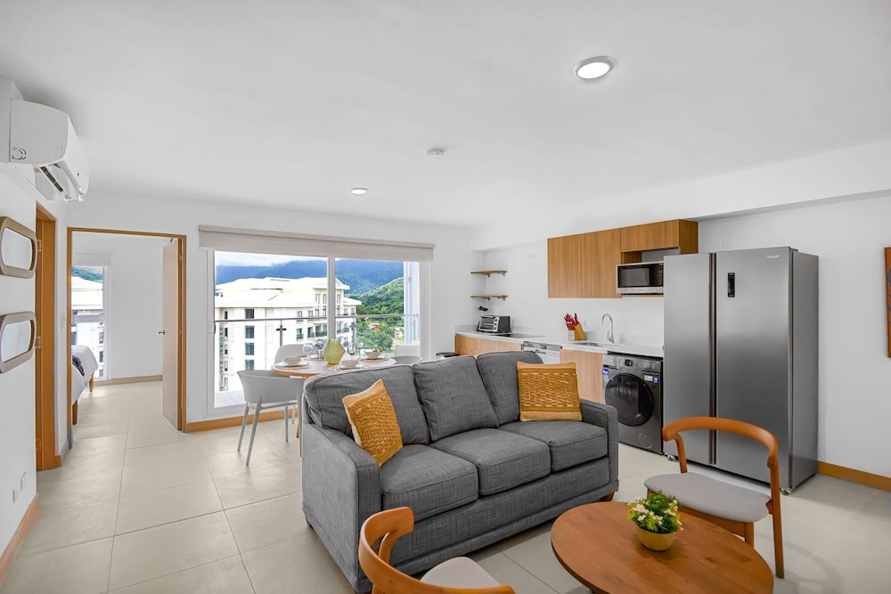 Upstay - New Condo in Jaco - 5 Mins From Beach