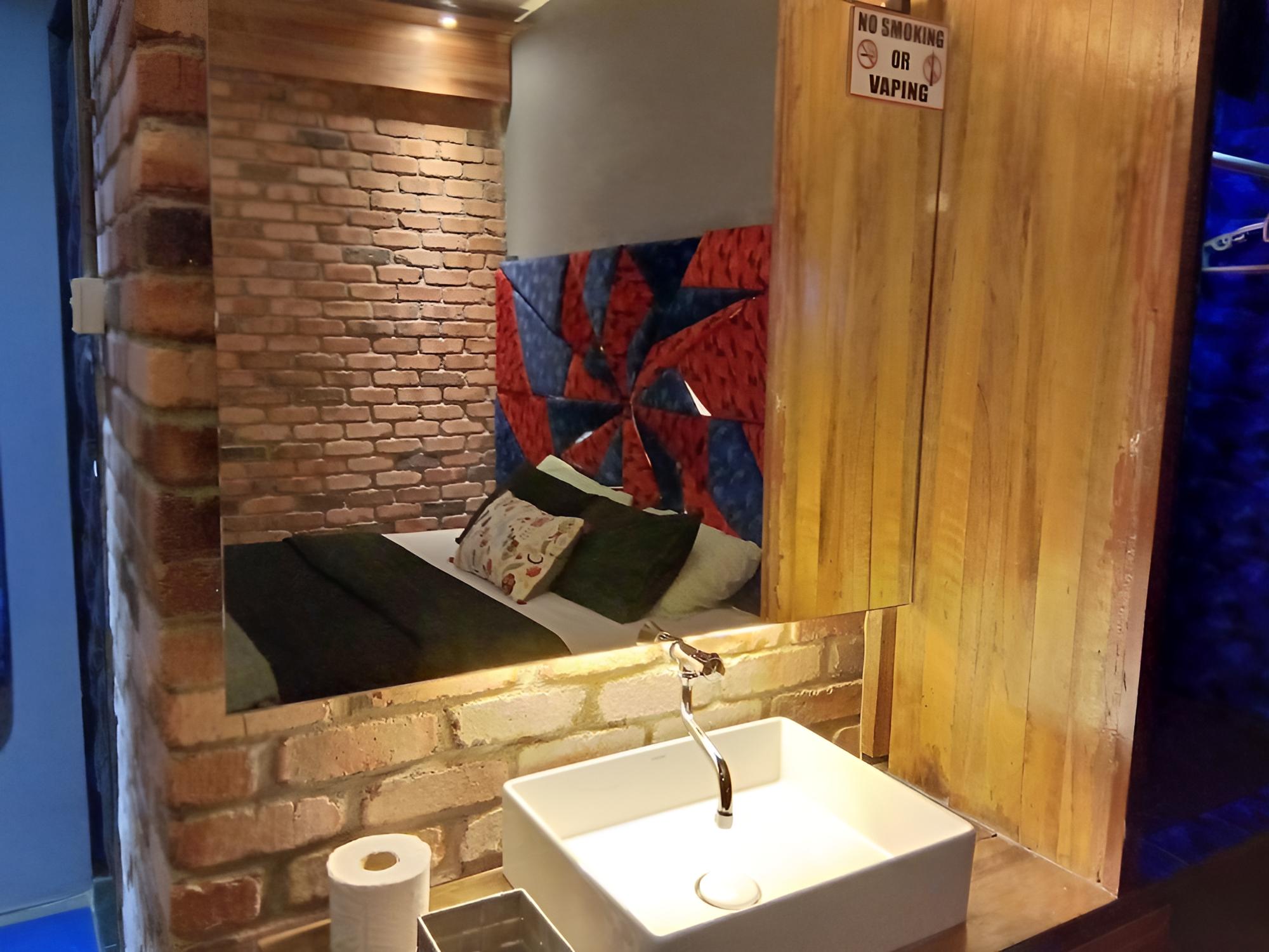Bunker Hotel & Restaurant