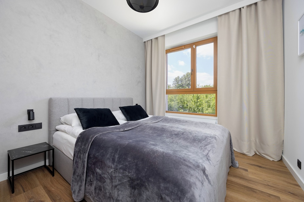 Apartment With Parking by Renters view 2
