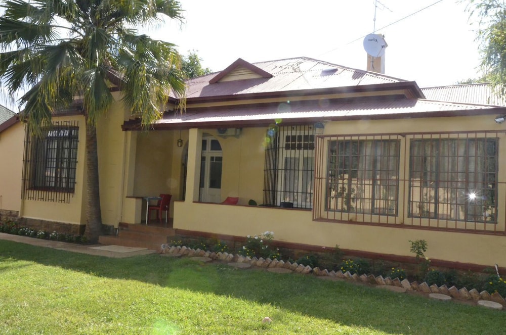 Maple's Guest House