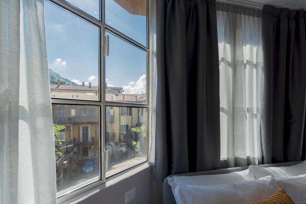 Co-c933-pgma3b2 - Sant Agostino 180 Window on Lake Como