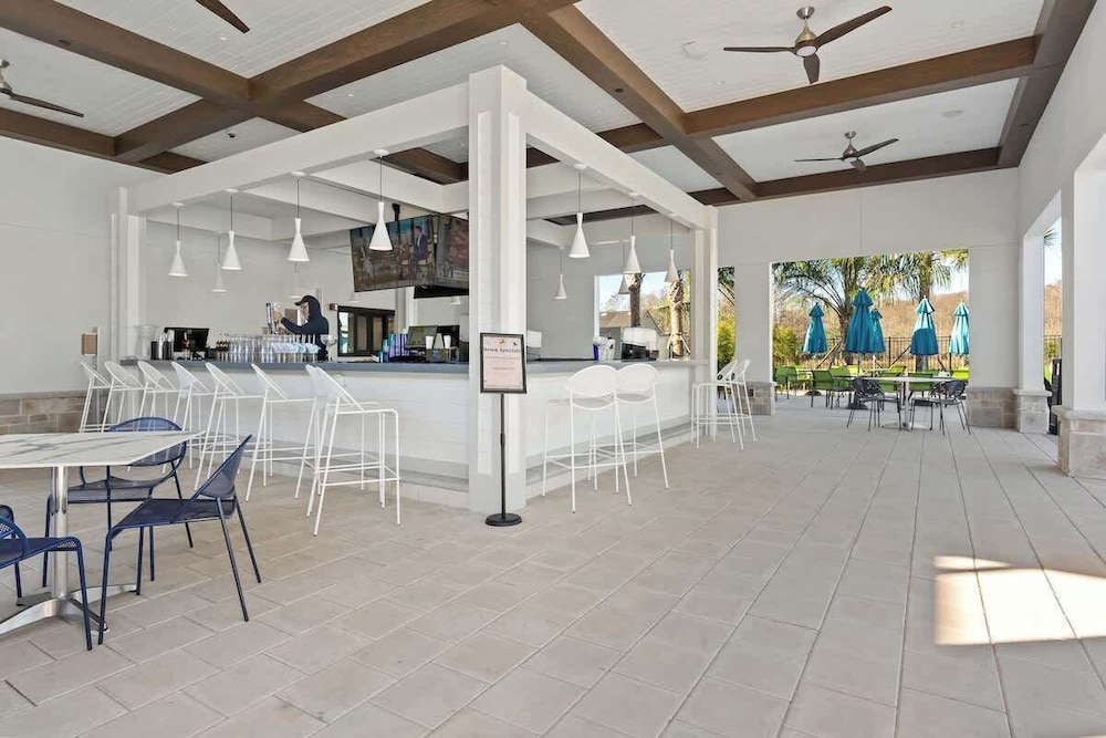 Luxury Decor 6BR at Storey Lake Sleeps 16