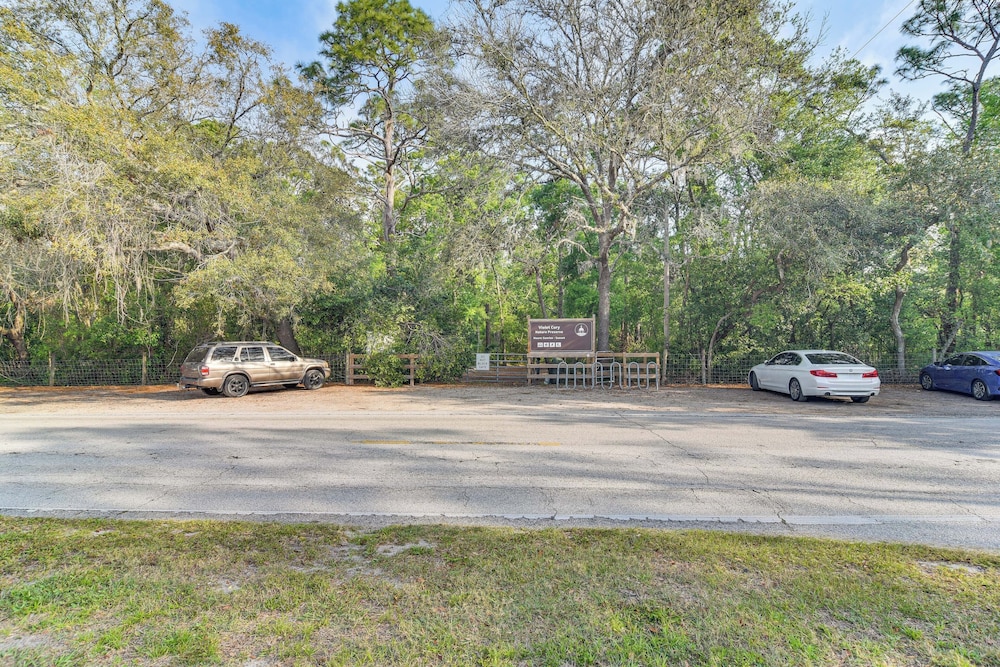 6 Mi to Busch Gardens: Family & Pet Friendly Home