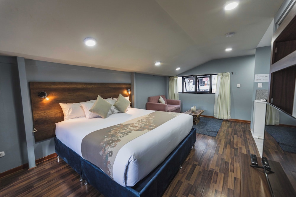 San Pedro Apartments