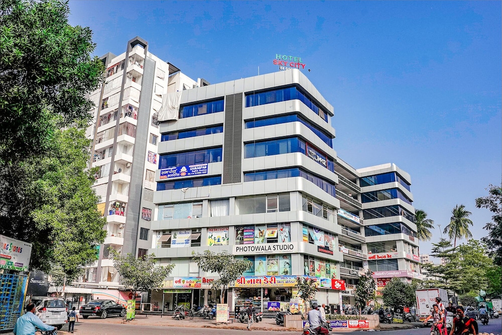Hotel Skycity Premium AC Room in Surat