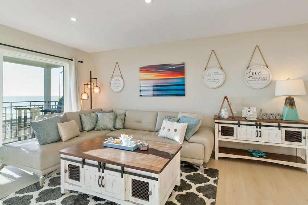 Beachfront Home In Carlsbad - Remodeled