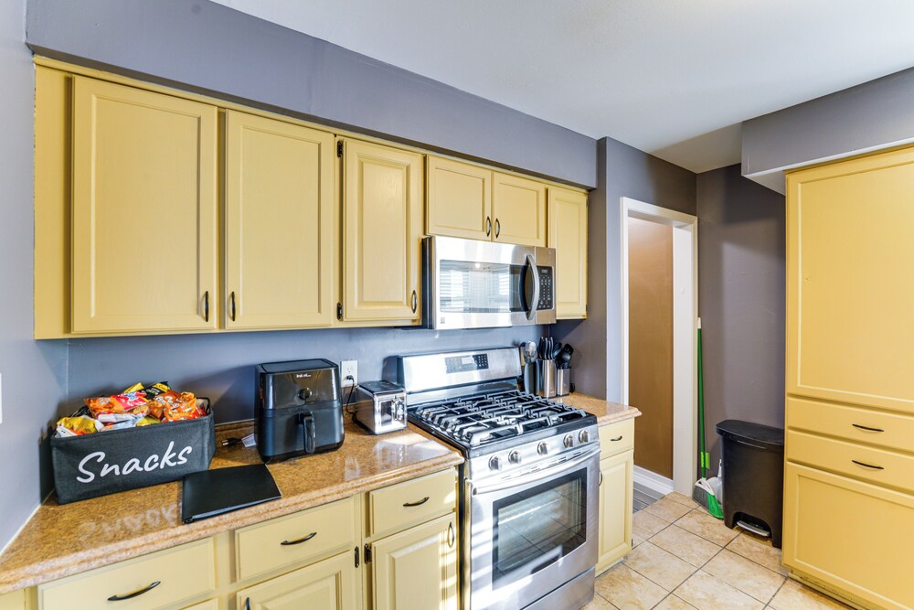 Game, Stay & Play: Family Home in Westland!