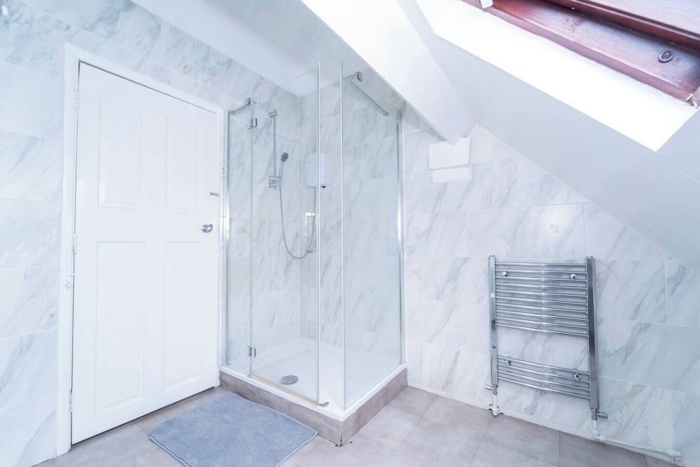 Charming Victorian Home in Heart of Leicester