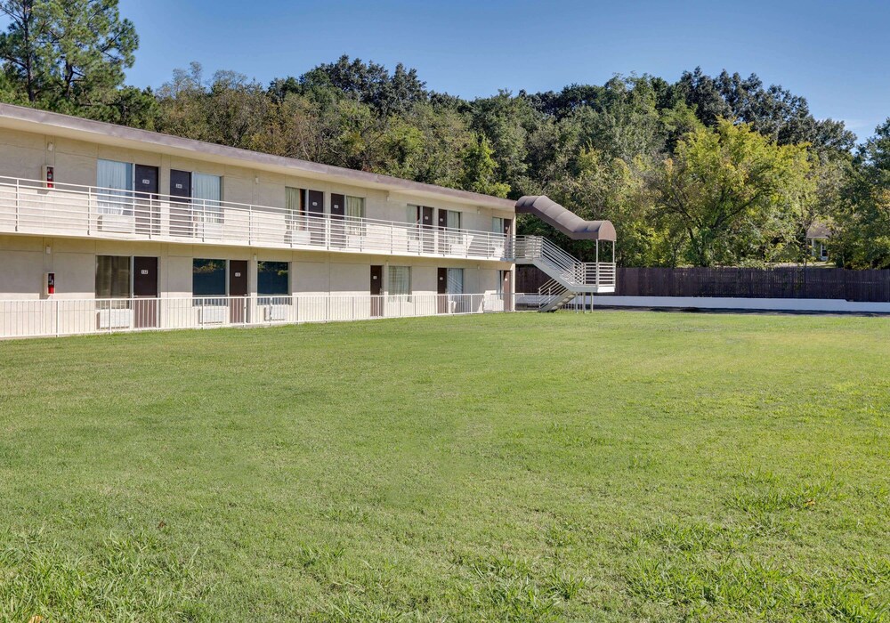 Super 8 by Wyndham Fort Smith