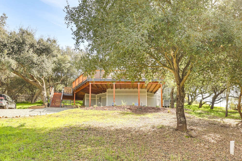 North San Diego Retreat W/deck, Fire Pit Table!