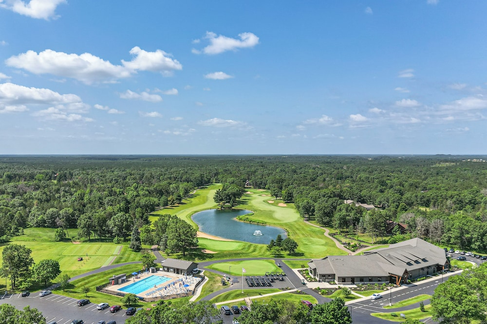 < 5 Mi to 5 Golf Courses: Home in Lake Arrowhead