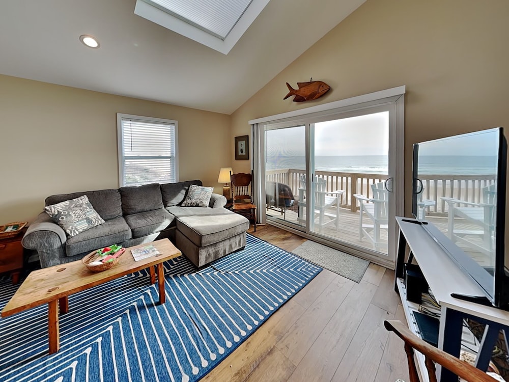 Pelican Nest by Topsail Realty