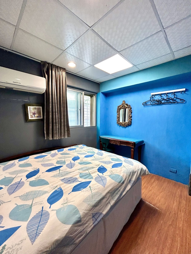Ximen Triple Tiger Hostel