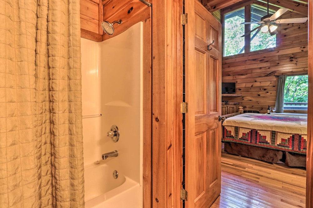 'sky Harbor' Sevierville Cabin w/ Hot Tub & Deck! view 5