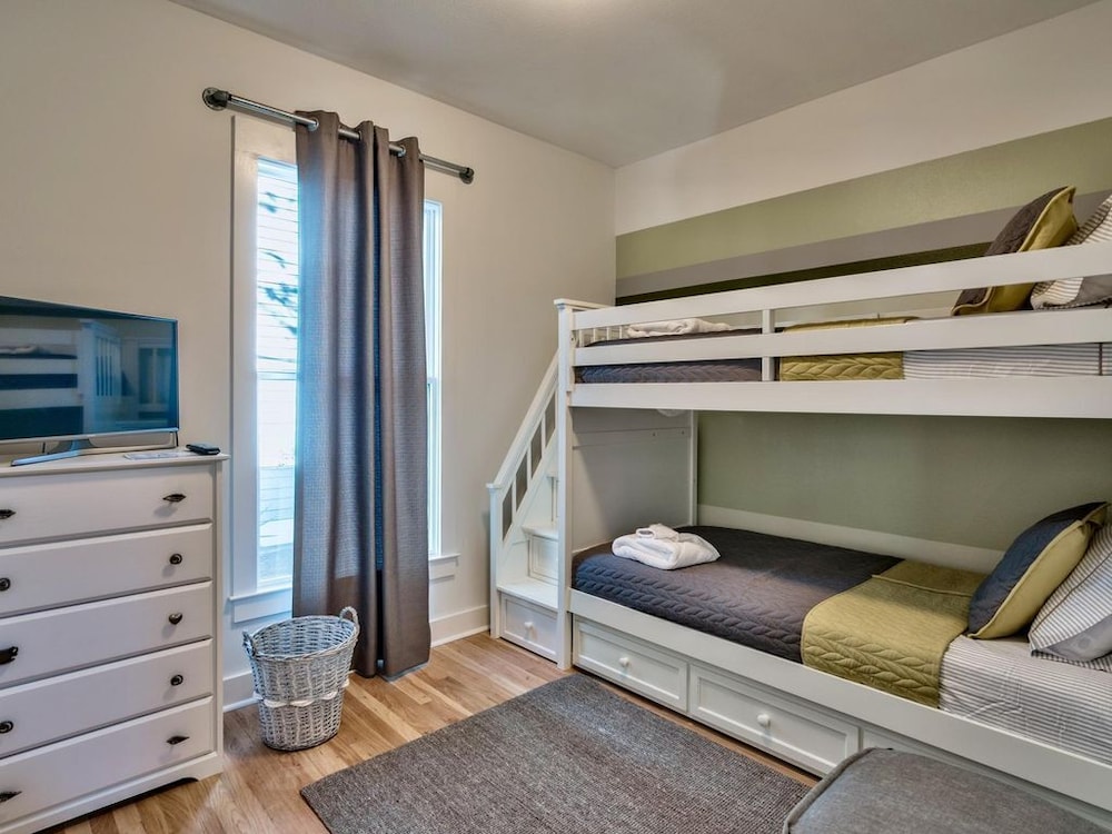 Gorgeous Tranquil Gem Coveted Beach Access, 2cal King Suites, Updated 2024! view 4
