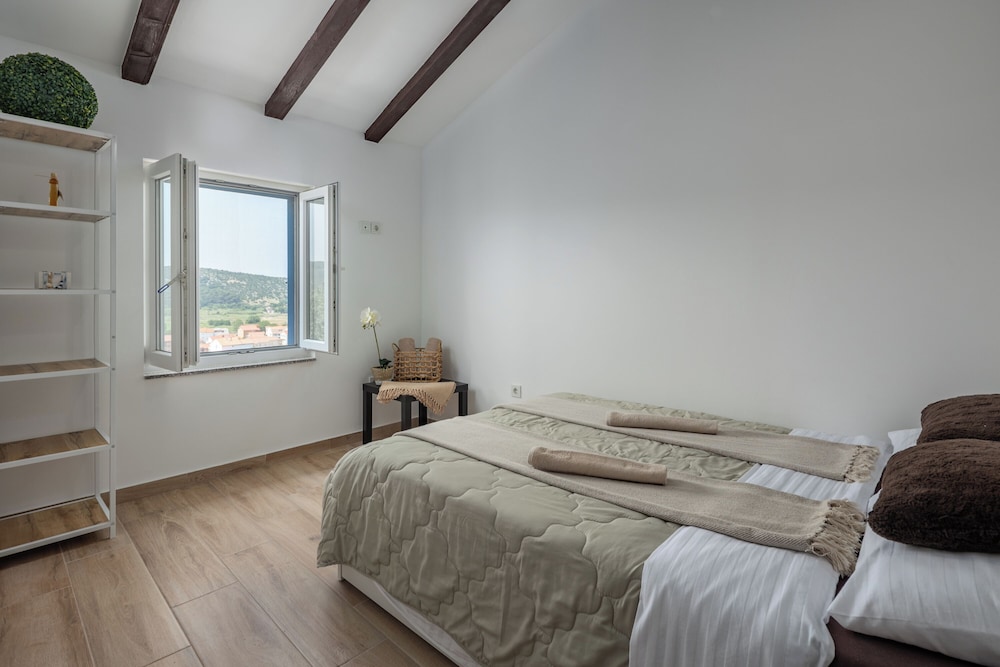 Harmony House Vito