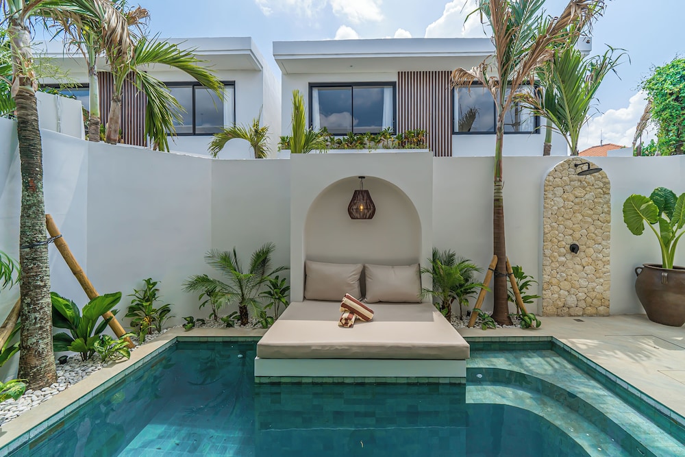Nova Oasis 1