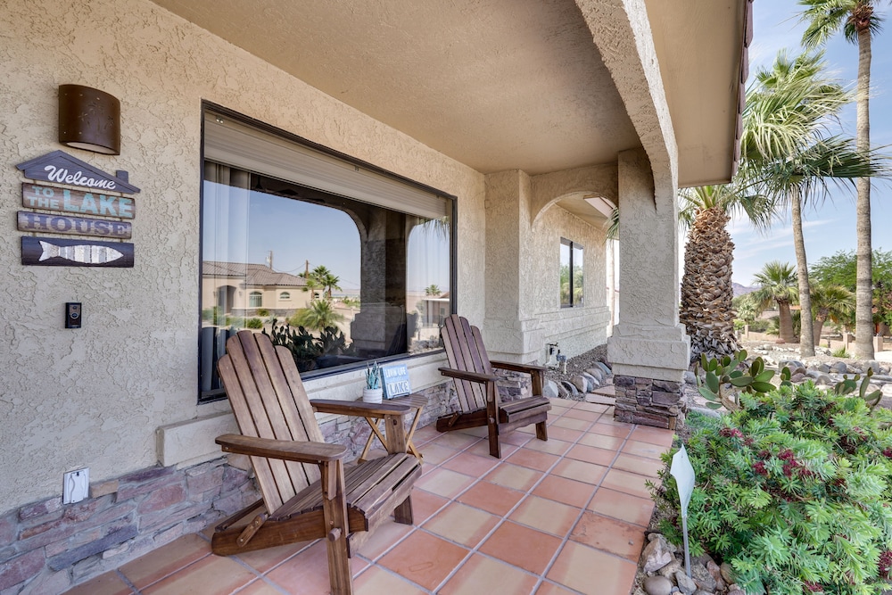 Pool, Grill & Lake Views: Lake Havasu City Retreat view 3