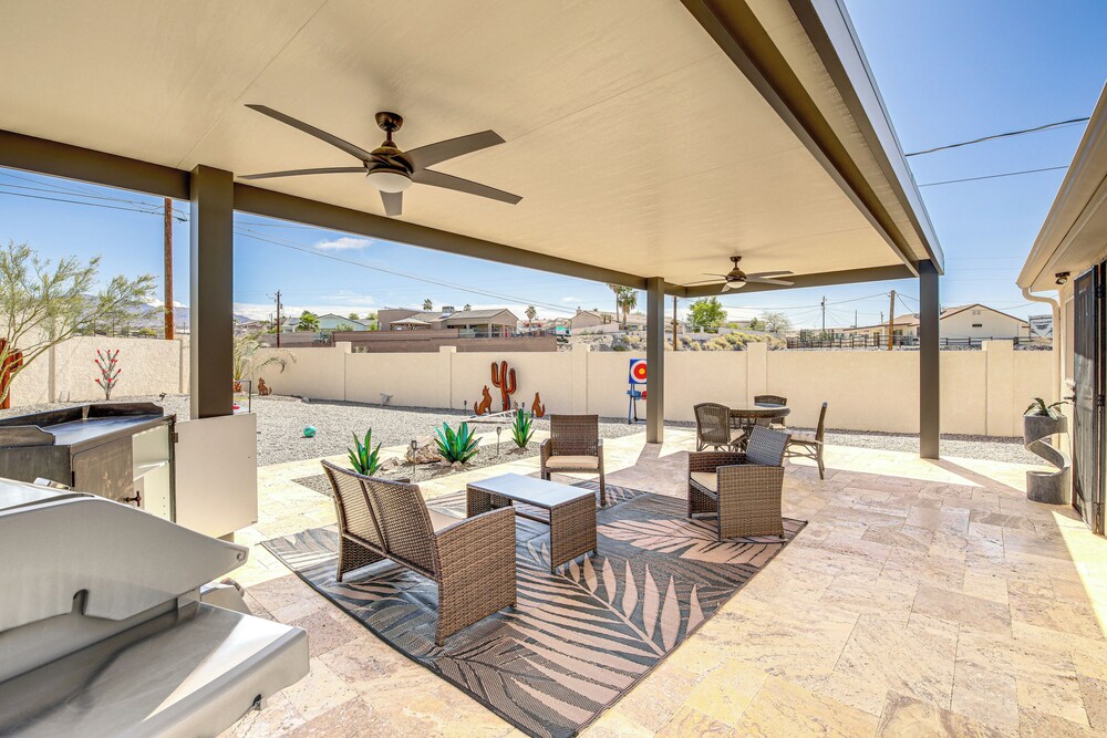 NEW Listing! Gorgeous Poolside Views: Havasu Haven
