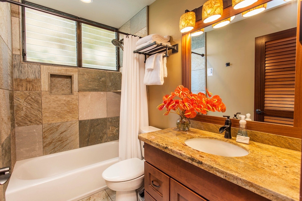 Exquisite Oceanfront Beautifully Upgraded Corner Unit - Vrkcv
