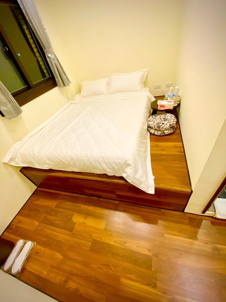 Flower's Home view 2