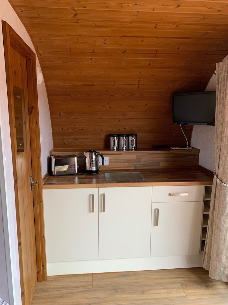 Acdc Glamping, Campervan , Caravan and Tent Resort
