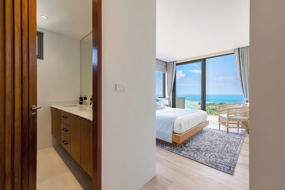 Villa Aroka 4 Bed Sea View KBR41