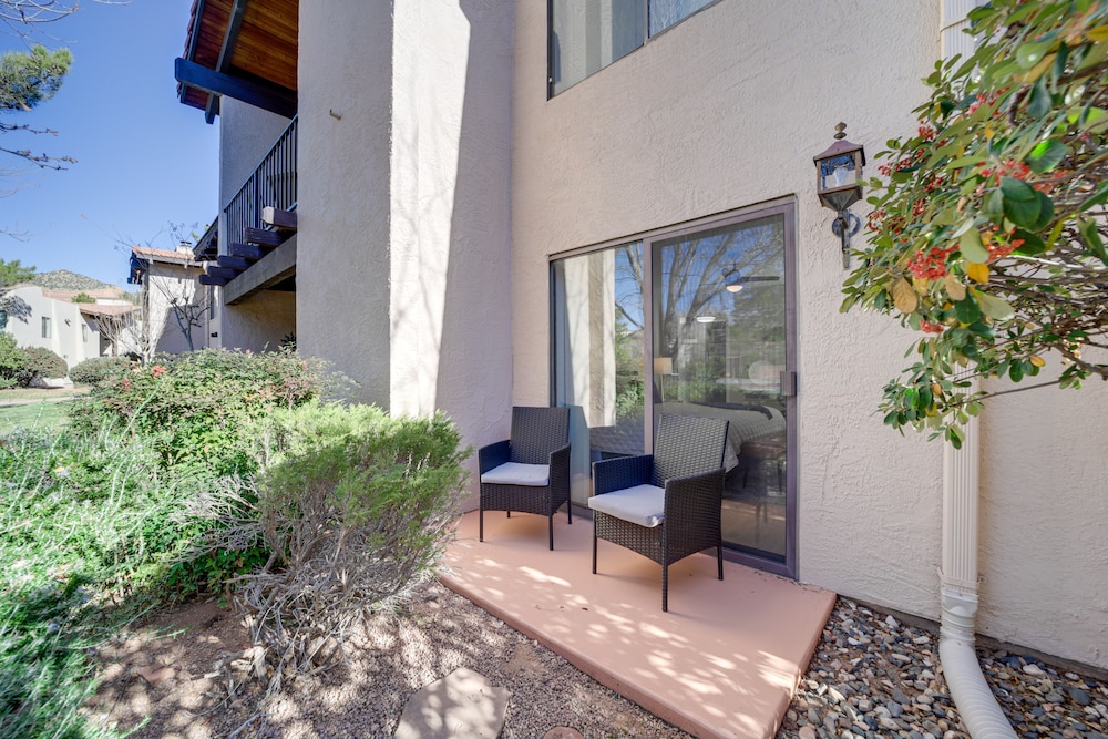 7 Mi to Dtwn Sedona: Resort Retreat w/ Pool Access view 5